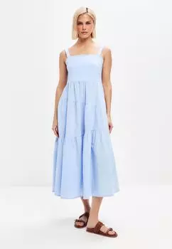 Платье полуприталенного силуэта Trends Brands