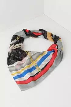 Платок шелковый с принтом Guess