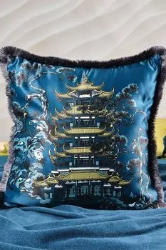 Подушка декоративная с принтом Kitayskaya Moroshka