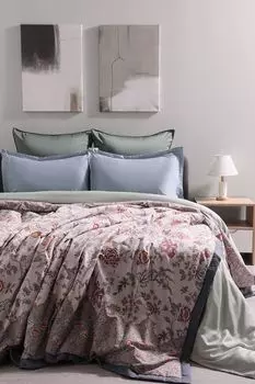 Покрывало Vicenza с цветочным узором Bassetti