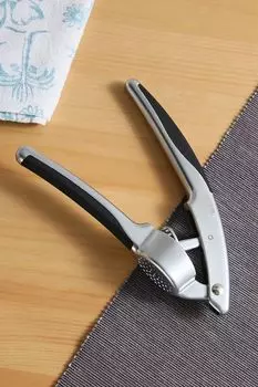 Пресс для чеснока Undina Nadoba