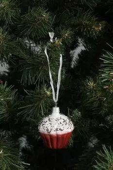 Стеклянная елочная игрушка Dolcetto White COINCASA