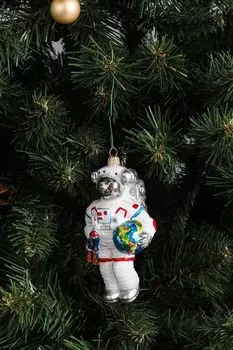 Стеклянная елочная игрушка Космонавт с планетой Impuls