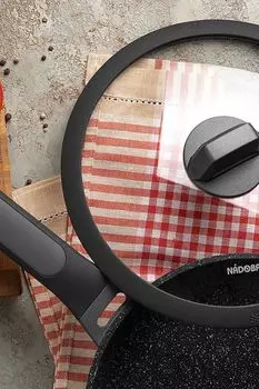 Стеклянная крышка с силиконовым ободом Dara Nadoba