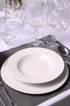 Тарелка фарфоровая суповая Philo Tognana