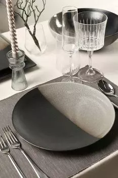 Тарелка обеденная фарфоровая Umi Maxwell & Williams