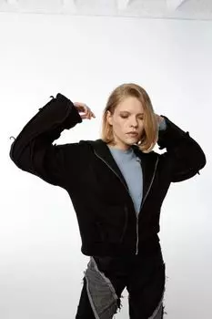 Толстовка на молнии с капюшоном `RISHI