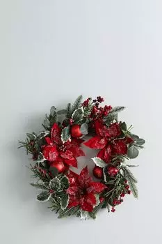 Венок рождественский с цветами и шарами Triumph Nord