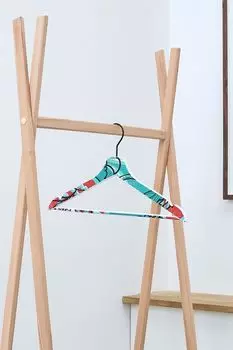 Вешалка для одежды деревянная Iris Moroshka