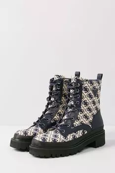Высокие ботинки на шнуровке Guess