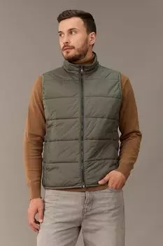 Жилет утепленный с воротником стойкой DTMD