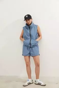 Жилет в спортивном стиле PENNYMANNY