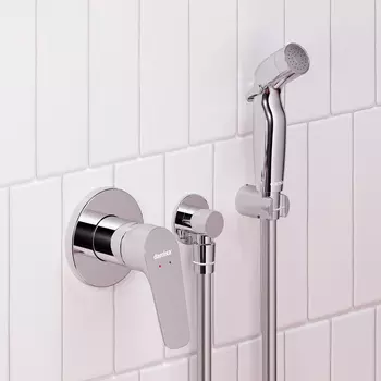 777510001 Смеситель, монтируемый в стену с гигиеническим душем