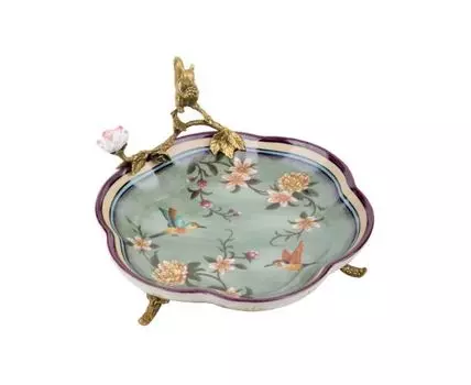 Блюдо с белкой