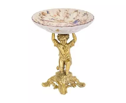 Чаша на ангеле