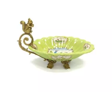 Чаша с белкой