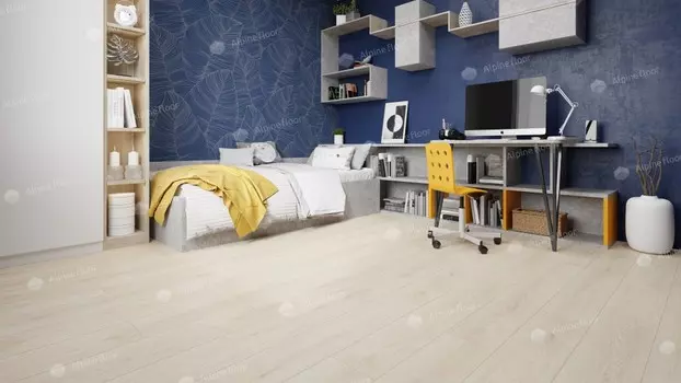 Дуб Петербург