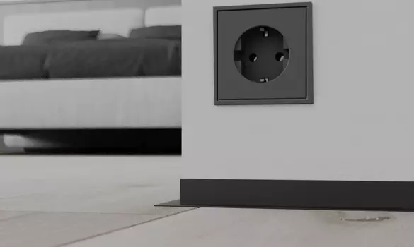 Микро плинтус Лайн Ликорн С-05.25.3 L-образный чёрный