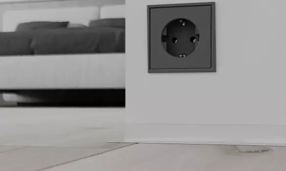 Микро плинтус Лайн Ликорн С-05.25.2 L-образный серебристый