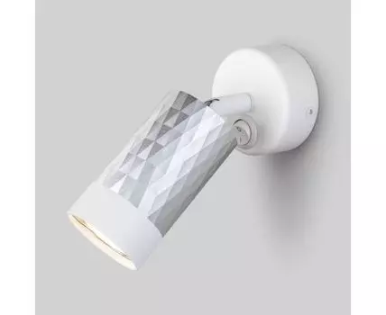 Настенный светильник с металлическим плафоном 20088/1 белый / серебро