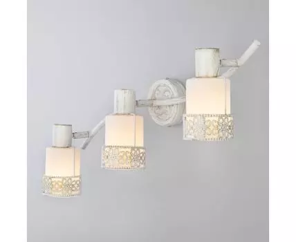 Настенный светильник со стеклянными плафонами 20025/3 белый с золотом