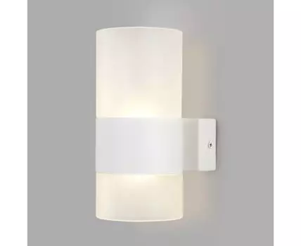 Настенный светодиодный светильник со стеклянным плафоном 40021/1 LED белый/матовый