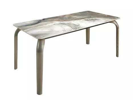 Обеденный стол