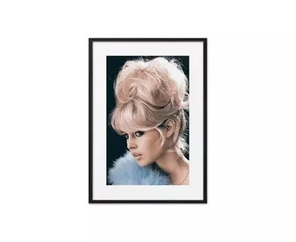 Постер в рамке Брижит Бардо2 40х60 см (голубой, бежевый, 60)