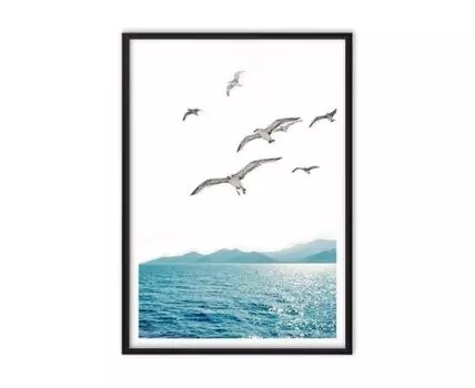 Постер в рамке Чайки над морем