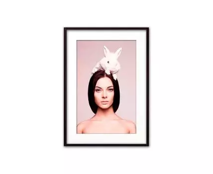 Постер в рамке Девушка с кроликом 21х30 см (Розовый, 30)