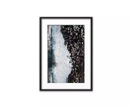 Постер в рамке Каменистый пляж 40х60 см (белый, коричневый, 60)