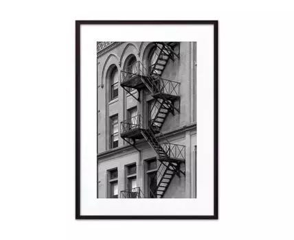 Постер в рамке Пожарная лестница ЧБ