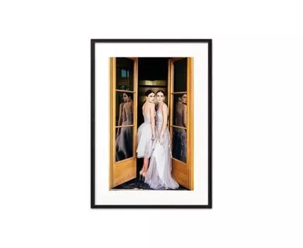 Постер в рамке Светские львицы 40х60 см (бежевый, черный, белый, 60)