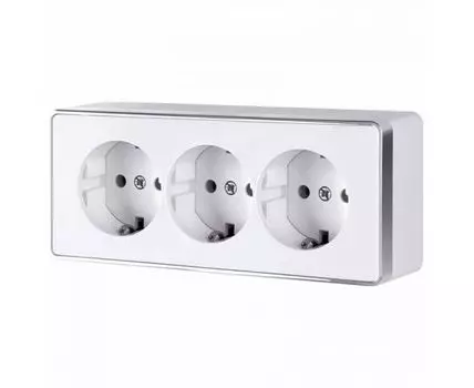 Розетка с заземлением и шторками Werkel W507 W5073101