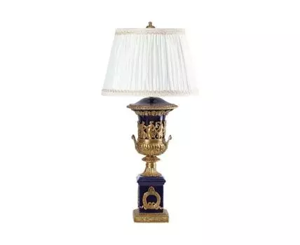 Светильник дворцовый с абажуром