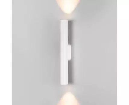 Светильник настенный светодиодный Langer IP44 40123/LED белый