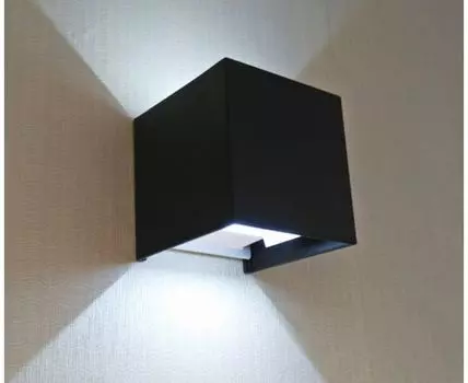 Уличный настенный светильник Куб