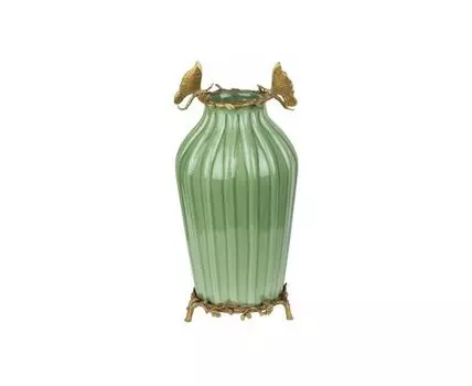 Ваза с бабочками