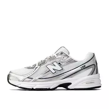 Кроссовки 740