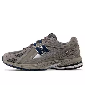 Мужские кроссовки 1906R