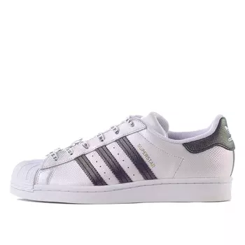 Superstar Sneaker Queen