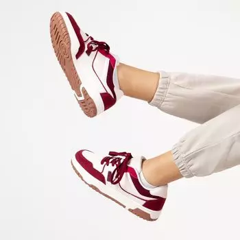 Женские кроссовки Gravity