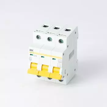 Автоматический выключатель трехполюсный 16А IEK