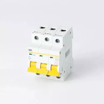 Автоматический выключатель трехполюсный 63А IEK