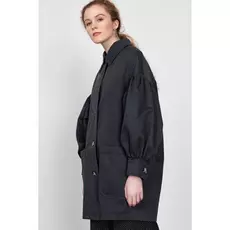 Джинсовая куртка с объемными рукавами