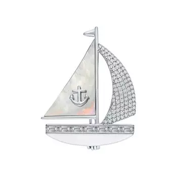 Серебряная брошь с фианитами и перламутром природным