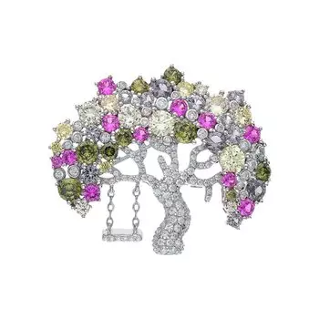Серебряная брошь с фианитами и синтетическим корундом