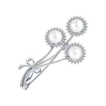 Серебряная брошь с жемчугами и фианитами