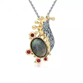 Серебряная подвеска с корундом и лабрадоритами