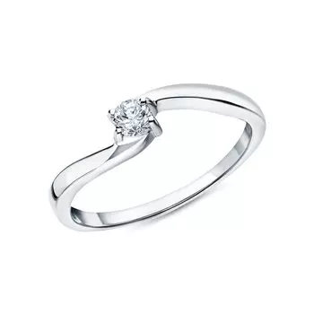 Серебряное кольцо с бриллиантом